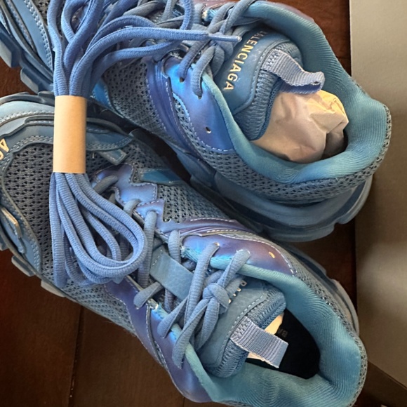Balenciaga men’s Track 3 sneaker - blue. Size 40 - Picture 3 of 9